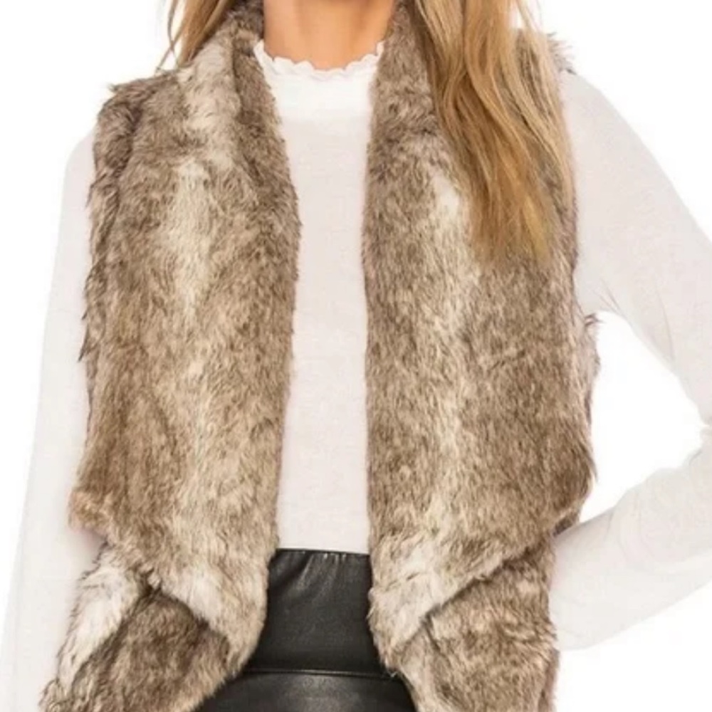 Jack BB Dakota Faux Fur Shawl Whisper Vest Medium